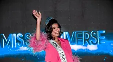 Víťazka Miss Universe upadla do nemilosti. Čelí obvineniu z vlastizrady, domov sa vrátiť nemôže