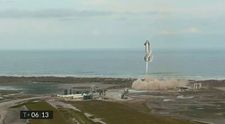 Vesmírna loď Starship úspešne pristála, ale po tom explodovala
