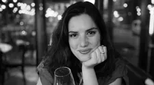 Sarah Arató sa pochválila zamilovanou fotkou. Tento muž si získal herečkino srdce