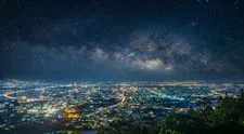 FOTO: Ako by vyzerali nočné panorámy svetových metropol bez svetelného smogu