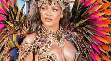 Dámy a páni, prišla bohyňa! Rihanna v kostýme, ktorý fantázii priestor nenechal