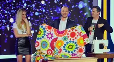 Na toto by si trúfol málokto: Gáborík si pred kamerami sadol za šijací stroj!