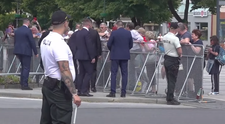 VIDEO: Kamera zachytila atentát na Fica. Premiér padá k zemi, zaznie dokopy päť výstrelov
