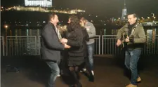 Farmári sa odviazali: Do rytmu im hral známy muzikant!