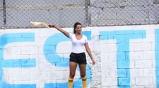 Sexy rozhodkyňu pozná celá Brazília. Nenosí podprsenku a rada sa oblieva vodou
