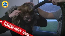Počas nakrúcania sa takmer udusili perím: Mladej herečke čistili vlasy vysávačom!