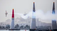 Pozrite si to najlepšie z Red Bull Air Race v Abú Dabí