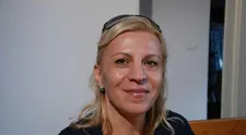 Nežná motorkárka navarí absolútne bez problémov!