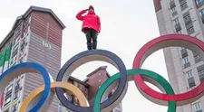 Alternatívna olympiáda? Švajčiarski lyžiari si vymysleli vlastné bláznivé disciplíny