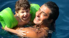 Myslíte si, že na fotografii je George Clooney? Ste na omyle!