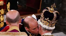 Dychberúci moment na korunovácii: Milióny ľudí mali zimomriavky