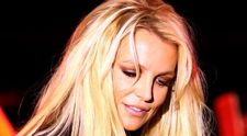 Britney Spears na deň opustila liečebňu. Pohľad na ňu priam bolí