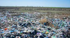 Najviac emisií produkujú skládky. Uvoľňuje sa z nich metán, má výrazný vplyv na globálne otepľovanie