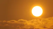 Slnko nie je žlté, červené ani oranžové. Jeho skutočná farba je úplne iná