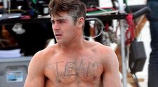 Zac Efron sa zbláznil?! Na ulici iba v boxerkách!