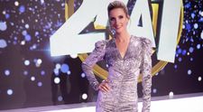 Adelu zradila príliš krátka sukňa: Všetci nechtiac videli, čo má pod ňou