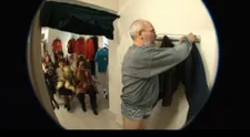 Nože tam hoď nejakú pózu, fešák! Opona sa dvíha!
