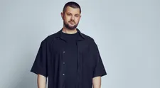 Čaká ho vystúpenie jeho života! Odpadne už po tretej minúte?