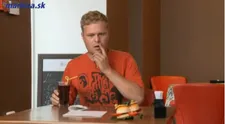 Myslíte si, že si v pokoji zjete svoj sendvič? Ani náhodou!