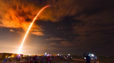 Vesmírna loď spoločnosti SpaceX s posádkou odštartovala k ISS