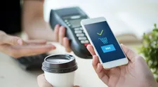 Apple umožní Slovákom platiť priložením mobilu