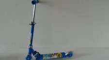 Ak ste kúpili túto kolobežku, vráťte ju do obchodu. Je nebezpečná