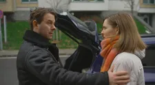Lucia je na dne: Oskar jej berie auto a odchádza preč