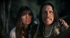 Populárny drsňák Danny Trejo berie všetko, čo príde!