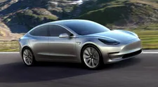Tesla predstavila nový elektromobil: Určila ho pre masy