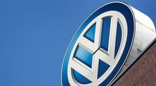 Volkswagen predlžuje odstávku vo výrobe áut