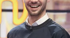 Štvrtý porotca v šou MasterChef: Stačí jeho úsmev a baby aj variť zabudnú!
