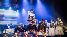 Mladá kapela z východného Slovenska spojila netradične popovú hudbu s folklórom