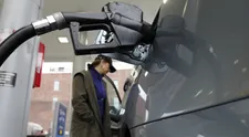 V zime tankujeme „iný“ benzín a naftu. Bežný zákazník to na pumpe ani nespozná, tvrdí odborník