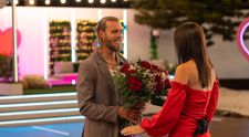 Najočakávanejší moment tejto série Love Islandu. Tomáš sa vracia