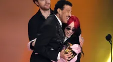 Grammy sú rozdané! Ak ste doteraz nepočuli najlepšiu pieseň roka, toto je ona