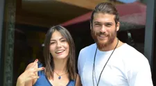 Can zo seriálu S hlavou v oblakoch na červenom koberci v obleku: Fanúšičky jasali