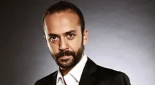 Sarp Akkaya šokuje neprehliadnuteľným tetovaním!