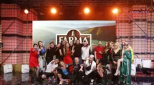 Bývalý farmár žiari šťastím: Stal sa otcom a zverejnil fotky z pôrodnice