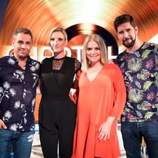 Hostia si zahrali aj na pohároch s vodou