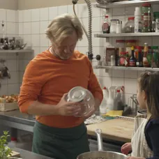 Hanka (Larisa Mižigar) sa popálila