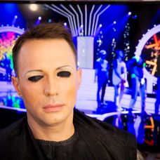 Pyco ako Nina Hagen.