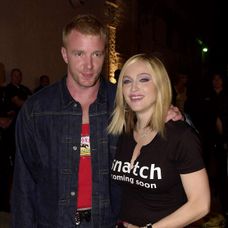 Madonna s priateľom Gyom Ritchiem 19. septembra 2000 v tanečnom klube v Los Angele
