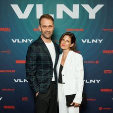 Slávnostná premiéra filmu Vlny