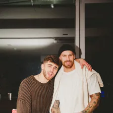 Lu z Love Islandu nakrútil nový videoklip k skladbe XTC.