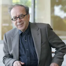 Zomrel Ismail Kadare