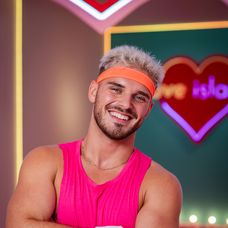 Noví bombshells vo vile - 7. epi