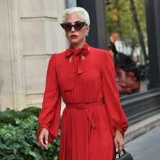Lady Gaga a jej vykúkajúce bradavky