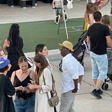 Chris Rock a Lake Bell v Trogire.