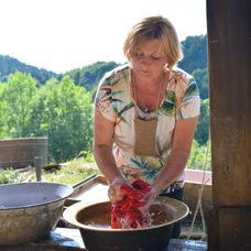 Anna sa po troch mužoch stala prvou farmárkou týždňa