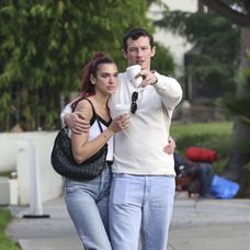 Dua Lipa a Callum Turner